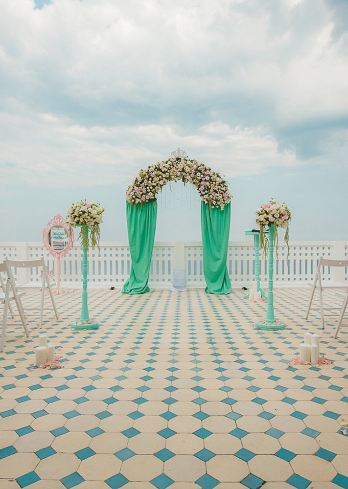 Выездная свадебная церемония с видом на море в Крыму